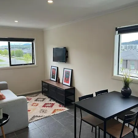 Adorable 1 Bedroom Unit In Coombs Weston Creek Exterior photo