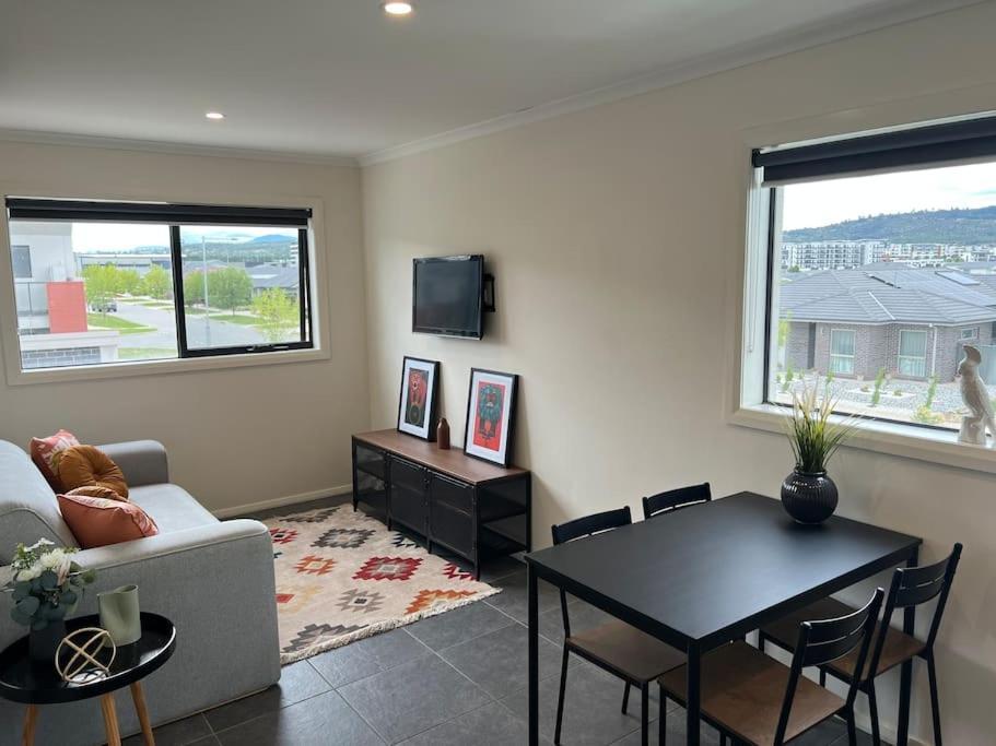 Apartment Adorable 1 Bedroom Unit In Coombs *