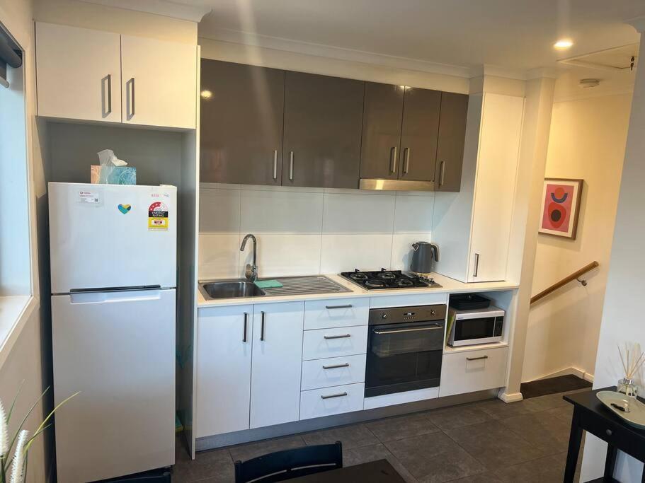 Adorable 1 Bedroom Unit In Coombs * Weston Creek