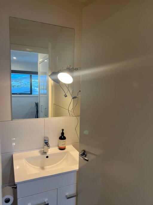 Apartment Adorable 1 Bedroom Unit In Coombs *